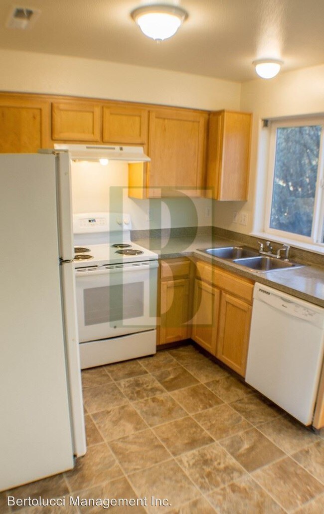 Building Photo - 3 br, 2.5 bath  - 1444 Falcon Loop