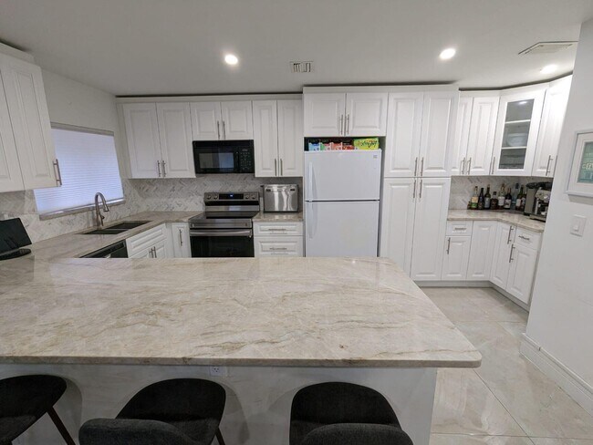 Foto del edificio - 7710 Lago Del Mar Dr