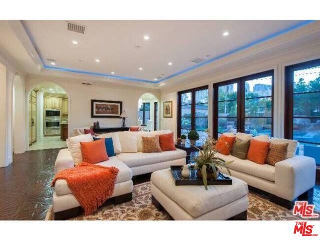 Foto del edificio - 253 S Linden Dr