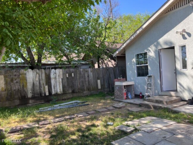 Foto del edificio - 2 br, 1.5 bath House - 112 Jessie Ave