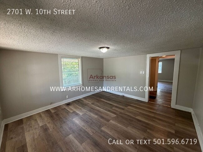 Building Photo - 2701 W 10th St