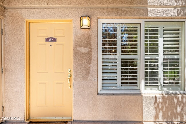 Building Photo - 5200 Premiere Hls Dr