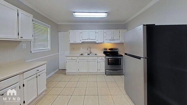 Foto del edificio - 8684 Chestnut Ln
