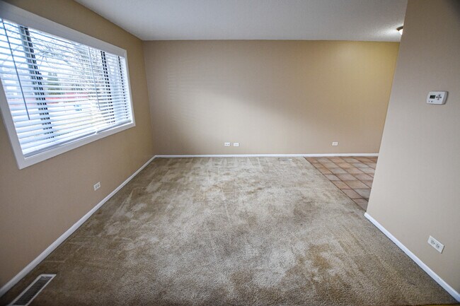 Foto del edificio - 3447 Fox Hill Rd