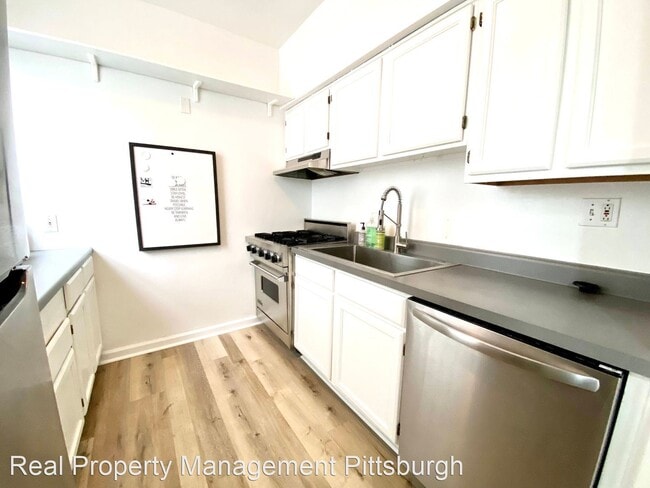 Building Photo - 2 br, 1 bath House - 225 E Swissvale Unit 3