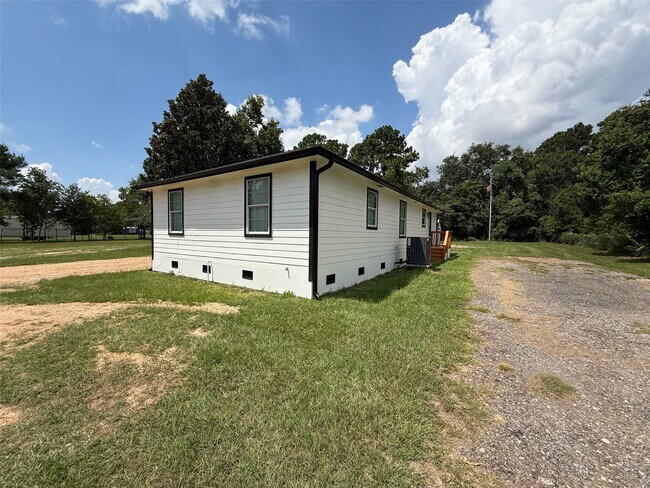 Foto del edificio - 24010 Perkins Rd