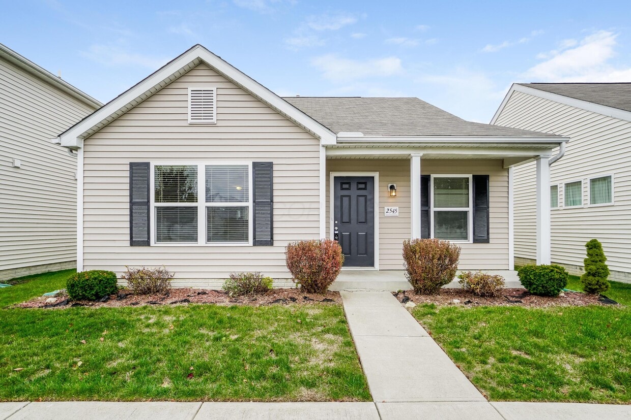 Primary Photo - 2545 Bristlecone Ln