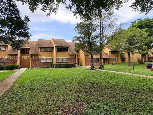 Building Photo - 3178 N Pine Island Rd