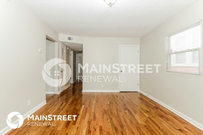 Foto del edificio - 2523 1/2 Greenwood Ave