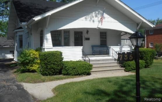 Primary Photo - 735 N Main St