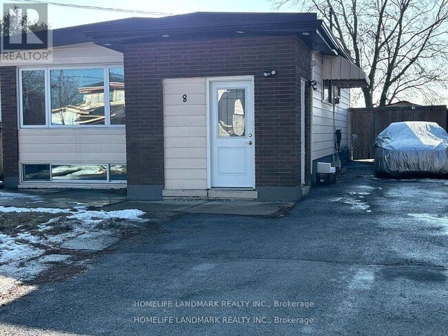 Photo du bâtiment - 8 Ronaldshay Ave