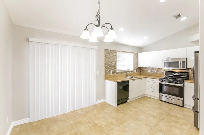 Building Photo - 6225 Bruma Ave