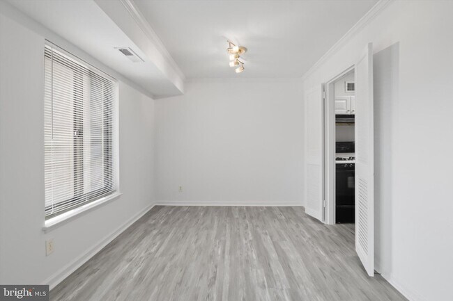 Foto del edificio - 3100 S Manchester St
