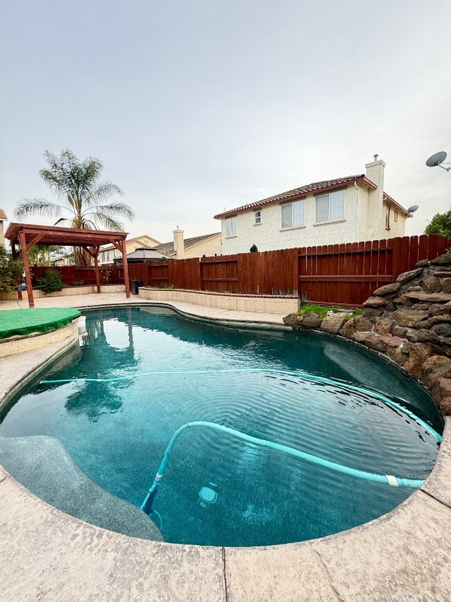 Foto del edificio - 3910 Mira Sol Dr