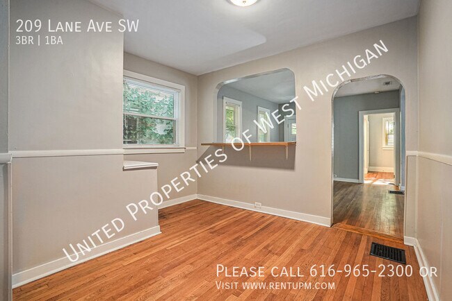 Foto del edificio - Available Now | Spacious 3 Bedroom Home in...