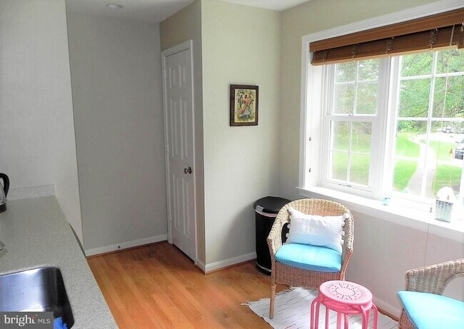 Foto del edificio - 2305 McGregor Ct
