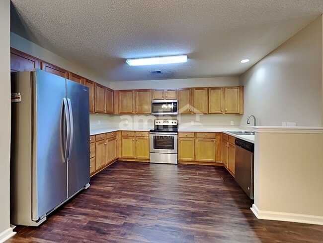 Foto del edificio - 136 Wildberry Ln