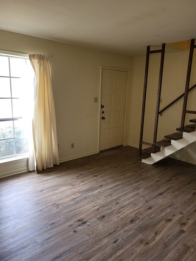 909 N 24th St Unit H, Corsicana, TX 75110 Apartments in Corsicana, TX