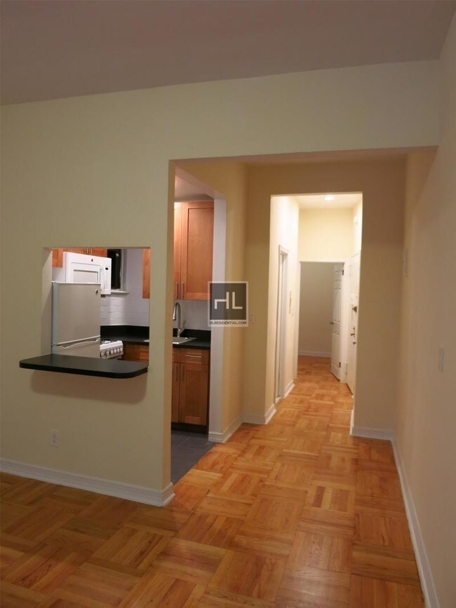 Foto del edificio - 413 E 81st St
