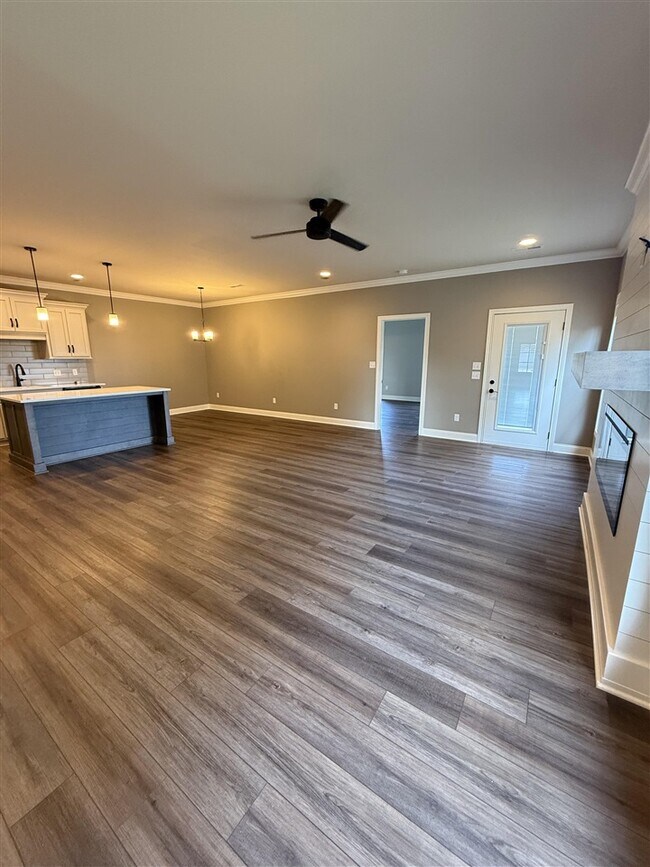 Foto del edificio - 528 Cumberland Pointe Ln