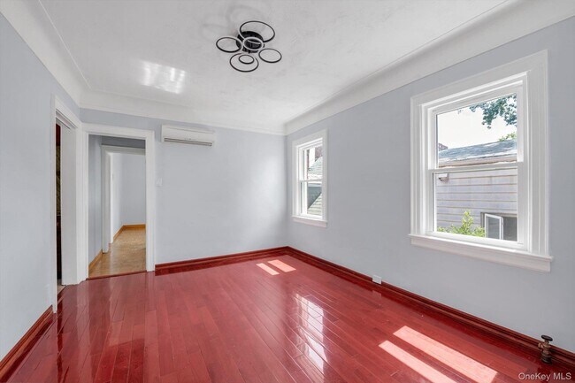 Foto del edificio - 102-06-102-63 63rd Ave