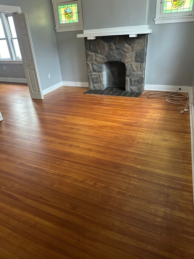 Foto del edificio - 110 Madeline St