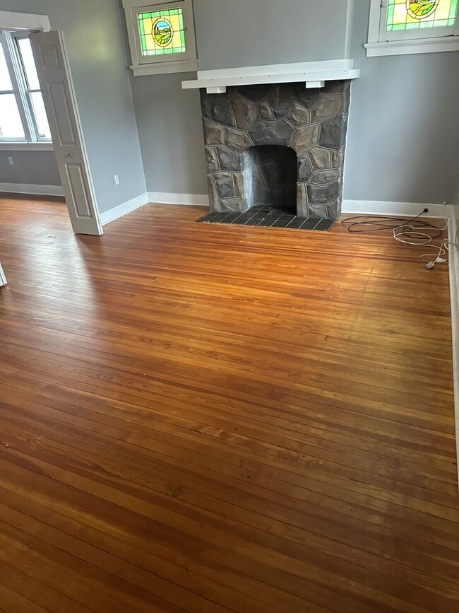 Photo - 110 Madeline St Apartment