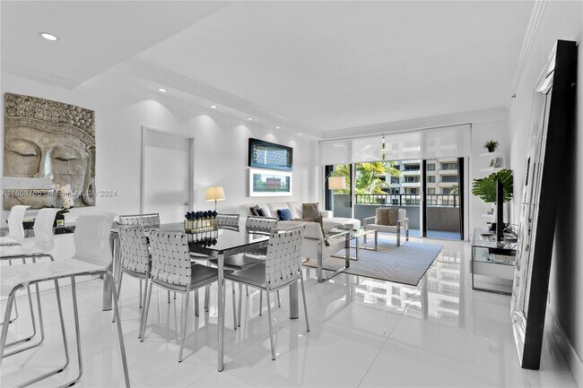 Building Photo - 251 CRANDON BLVD Unit 322
