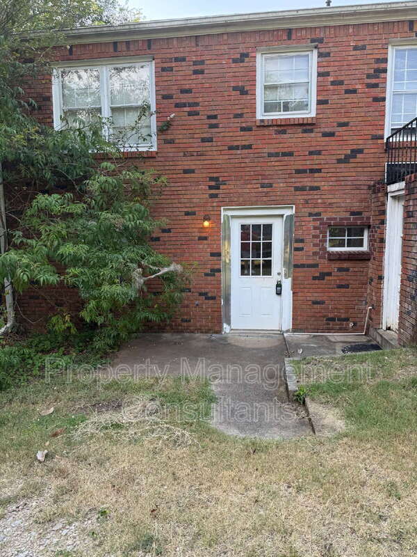 Building Photo - 2804 E 18th Ave