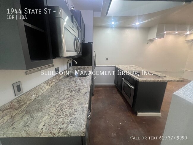 Building Photo - Condo in Downtown San Diego