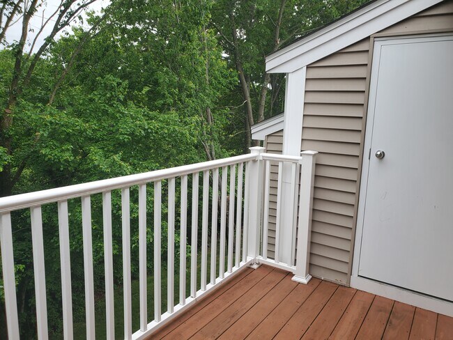 Foto del edificio - 42 Silver Hill Ln