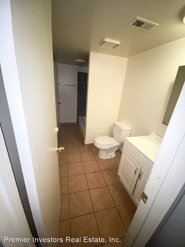 Foto del edificio - 320 N Begonia Ave