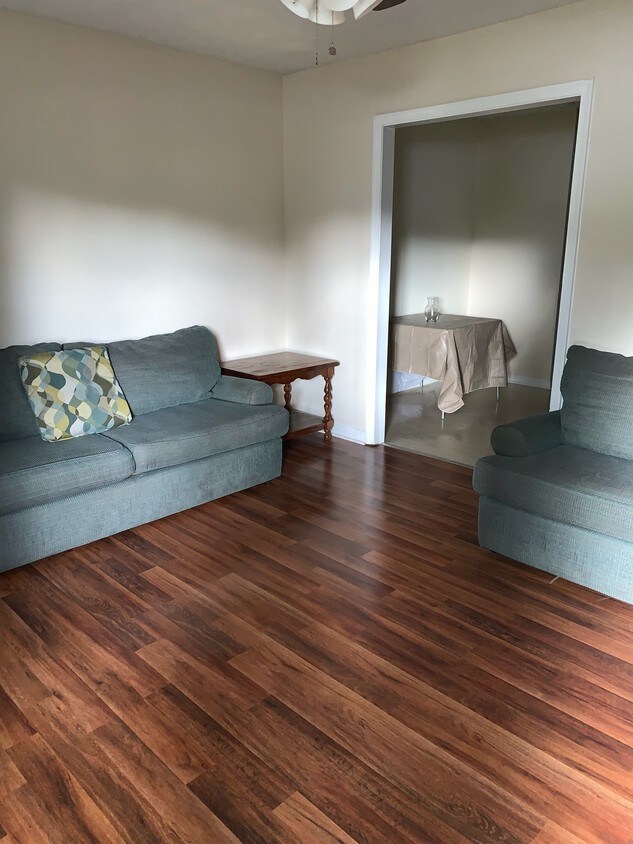 Foto principal - 6421 Applecross Ave