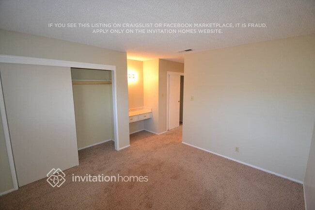 Building Photo - 10601 Viani Way