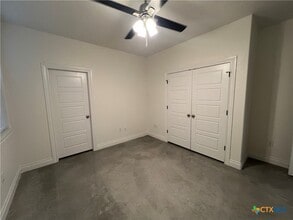 Building Photo - 274 Kerlick Ln