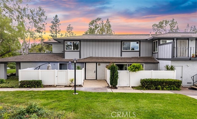 Foto principal - 6567 Woodburn Ln