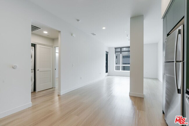 Foto del edificio - 10601 Washington Blvd