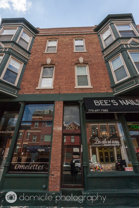 Primary Photo - 2204 N Clybourn Ave