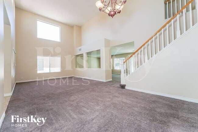 Foto del edificio - 6528 Feather Peak St