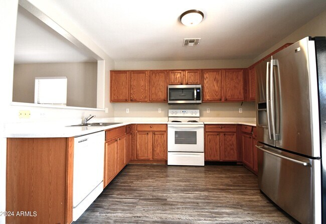 Building Photo - 2387 E Meadow Creek Way
