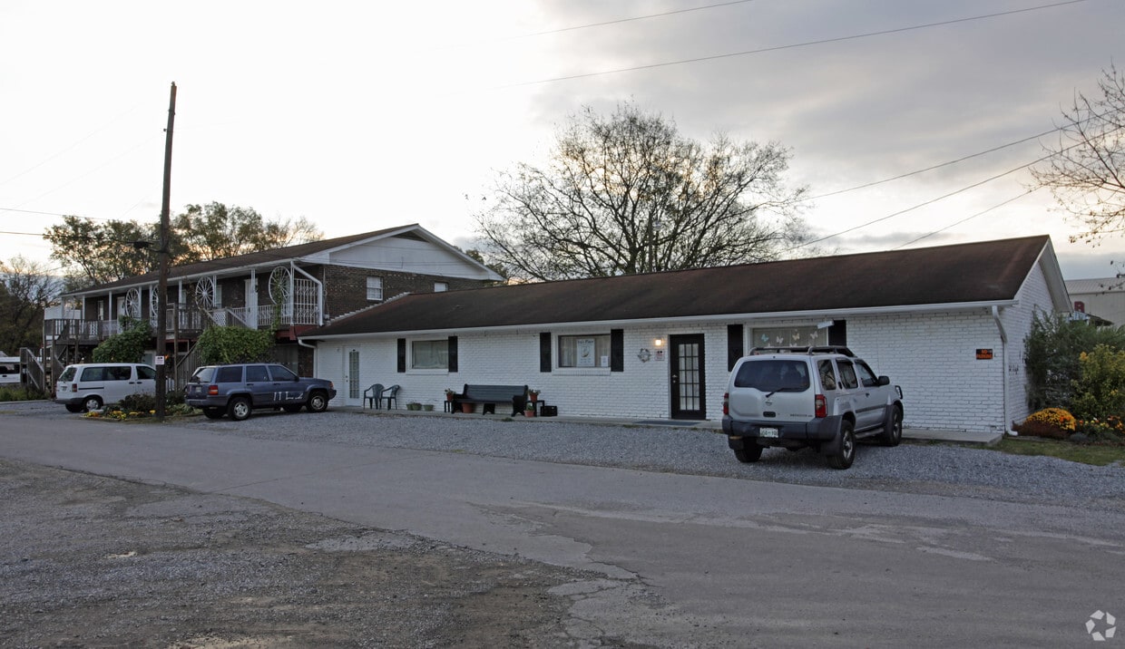 100 Evans Ln, Lenoir City, TN 37771 Apartments in Lenoir City, TN