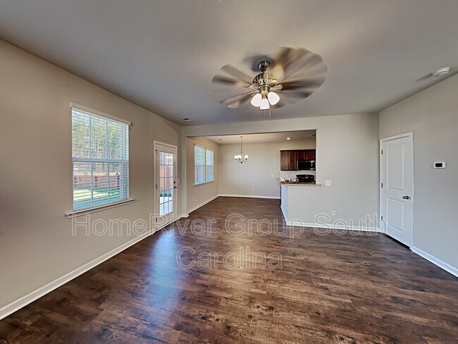 Foto del edificio - 818 Redbud Ln