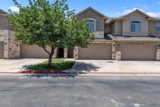 Building Photo - 2880 Donnell Dr
