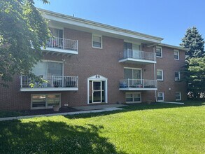 Building Photo - 103 N Edgewood Dr