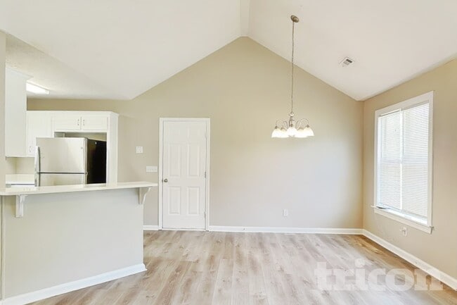 Building Photo - 195 Falcon Ridge Dr