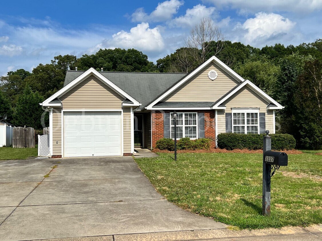 Primary Photo - 3337 Stavanger Ct-3BR/2BA-Eagle Ridge HOME...