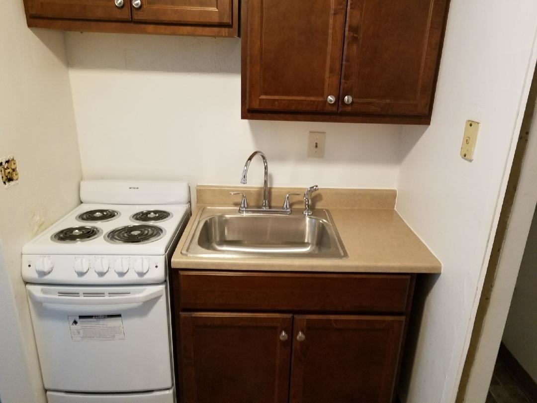 Primary Photo - 6112 W Burnham St