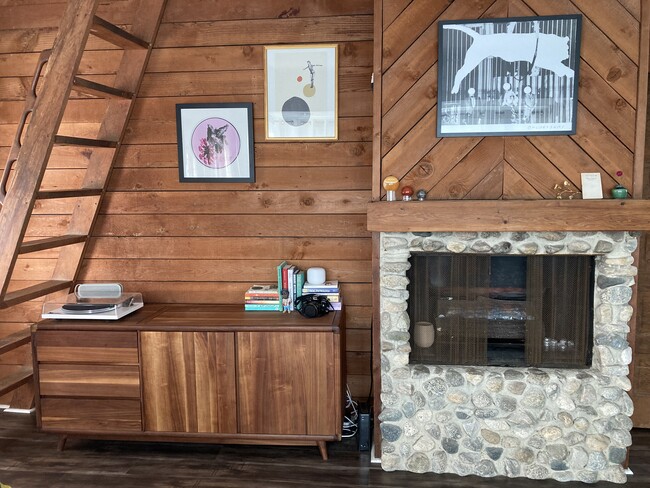 Building Photo - 257 Windward Ave