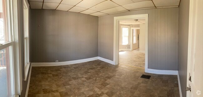 Building Photo - 159 Laurel St