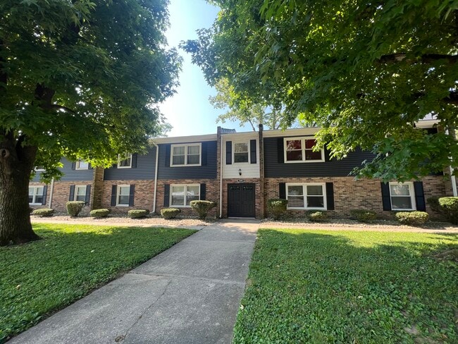 Building Photo - 595 Magie Ave